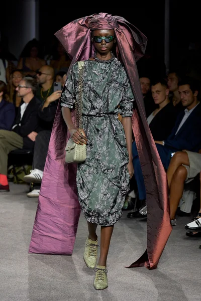 Look 5